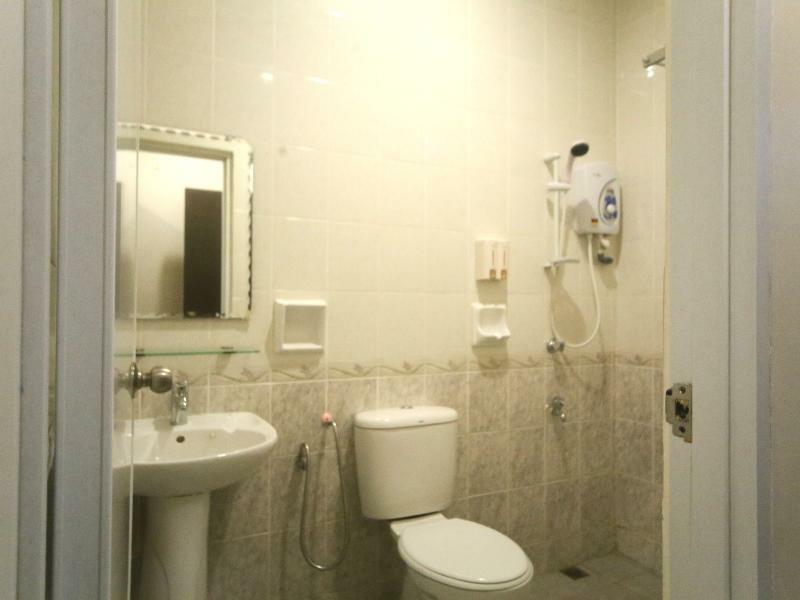 Oyo 750 Comfort Hotel Kota Kinabalu Exterior foto